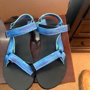 Women’s teva sandels